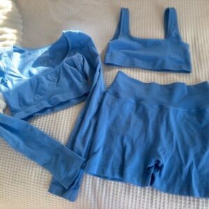 Seamless bombshell set!